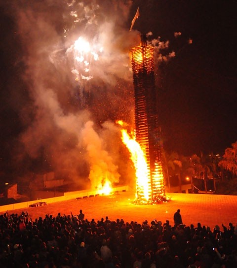 Tradição no município, a queima da imensa fogueira promete atrair uma verdadeira multidão para a Festa de São João Batista, em Grão-Pará