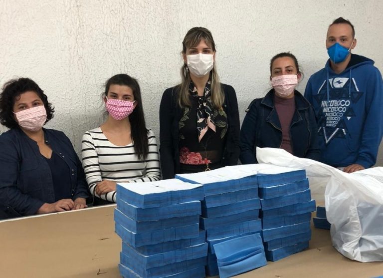 Coronavírus: HSJosé, em Criciúma, trabalha na confecção de máscaras