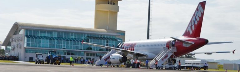Aeroporto de Jaguaruna continua sem voo da Azul e Latam adia novamente as operações