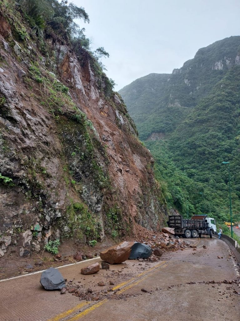 Rodovia SC-390, na Serra do Rio do Rastro, está interditada temporariamente