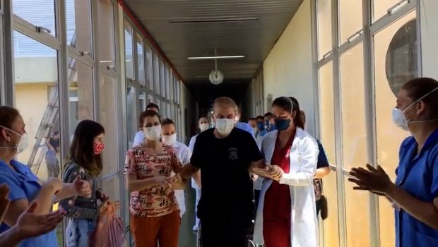 Depois de 6 meses internado por causa da Covid-19, paciente de Curitibanos recebe alta do hospital
