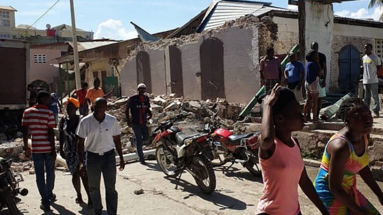 Terremoto no Haiti fez mais de 300 mortos e 1800 feridos