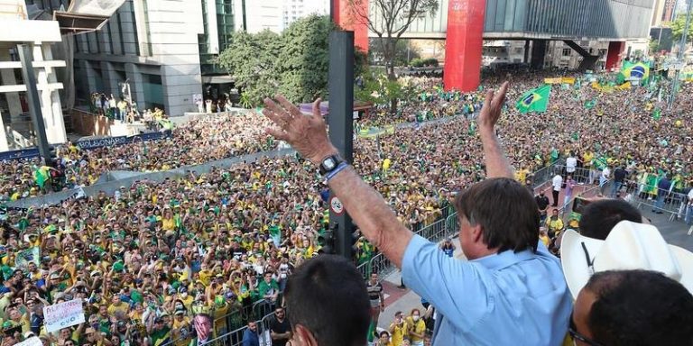 Dirigentes de 12 partidos se reúnem para discutir impeachment de Bolsonaro