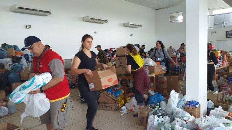 Batalhões da PM recolhem doações para vítimas das chuvas no Rio Grande do Sul