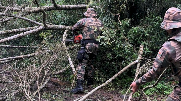 Polícia Militar realiza 289 ações humanitárias durante crise de enchentes no estado