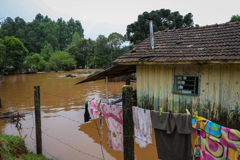 Santa Catarina tem 67 municípios em Situação de Emergência por causa das fortes chuvas