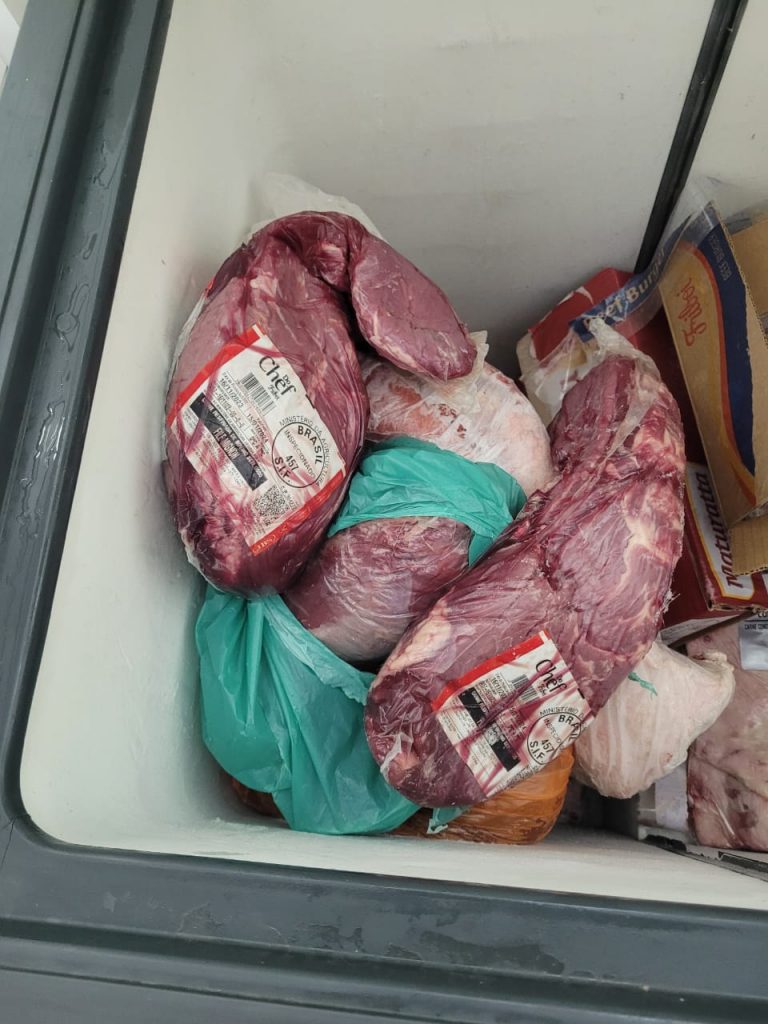 Delegacia de furtos e roubos de cargas da DEIC descobre esquema de desvio de carnes de empresa multinacional