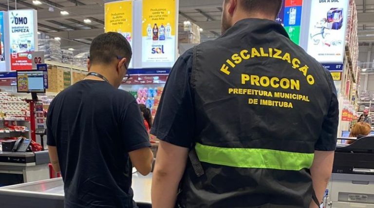 PROCON de Imbituba fiscaliza supermercados para evitar preços abusivos em produtos destinados às vítimas de enchentes no RS