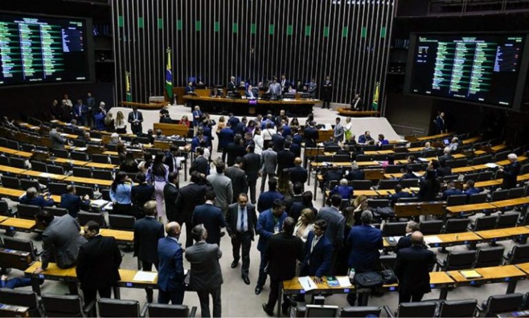 Congresso derruba veto de Lula sobre “saidinhas” de presos