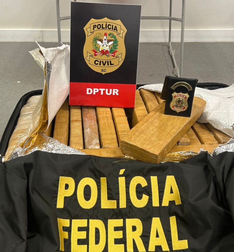 Polícias Civil e Federal apreendem cerca de 20kg de substância análoga à maconha no Aeroporto de Florianópolis