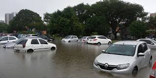 Leilões vendem carros afetados por enchente no RS com até 60% de desconto